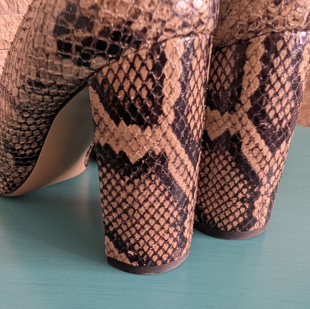 M.Gemi Made In Italy Lustro Snake-Embossed Python Leather Block Heel Pumps EU 38 image 8